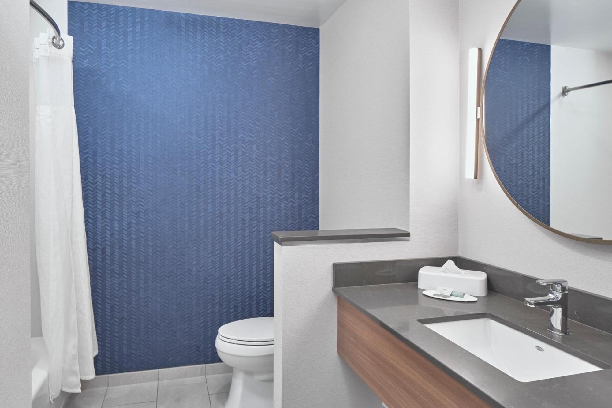 Fairfield Inn & Suites By Marriott Пентиктон Экстерьер фото